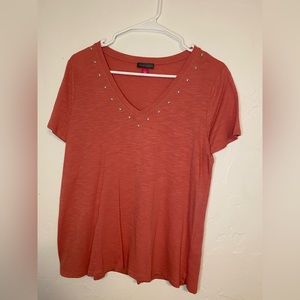Vince Camuto short sleeve v-neck top in Tuberose size small